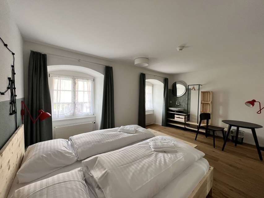 Doppelzimmer mit Etagen Dusche/WC