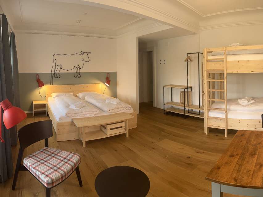 Familienzimmer mit Dusche/WC